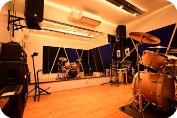 安城ドラム塾のスタジオ風景